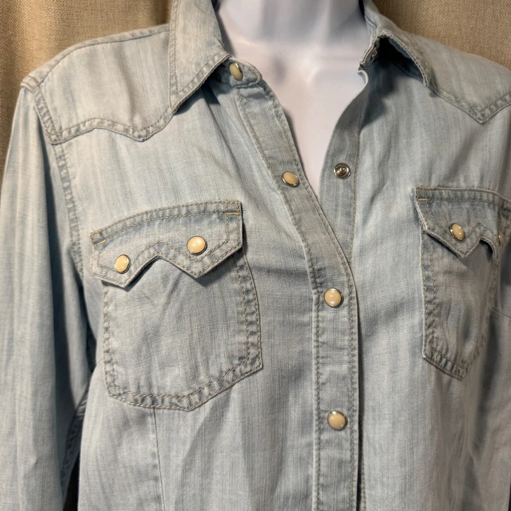 Ariat Pearl Snap Western Shirt Womens M Denim Blue Cowboy Rodeo - Picture 2 of 9